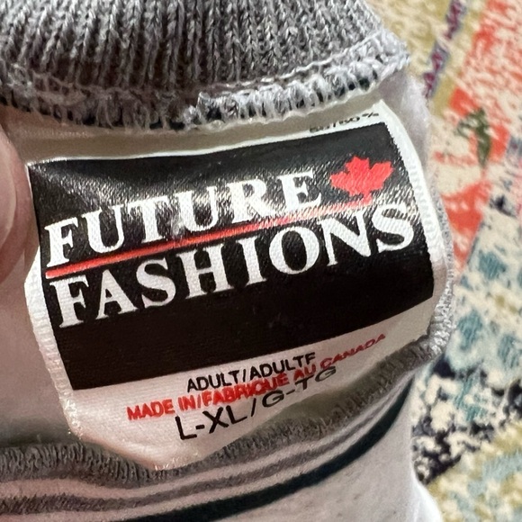 Vintage 1980s Victoria, Canada Bald Eagle Tourism 80s Crewneck Sweatshirt - Picture 4 of 4